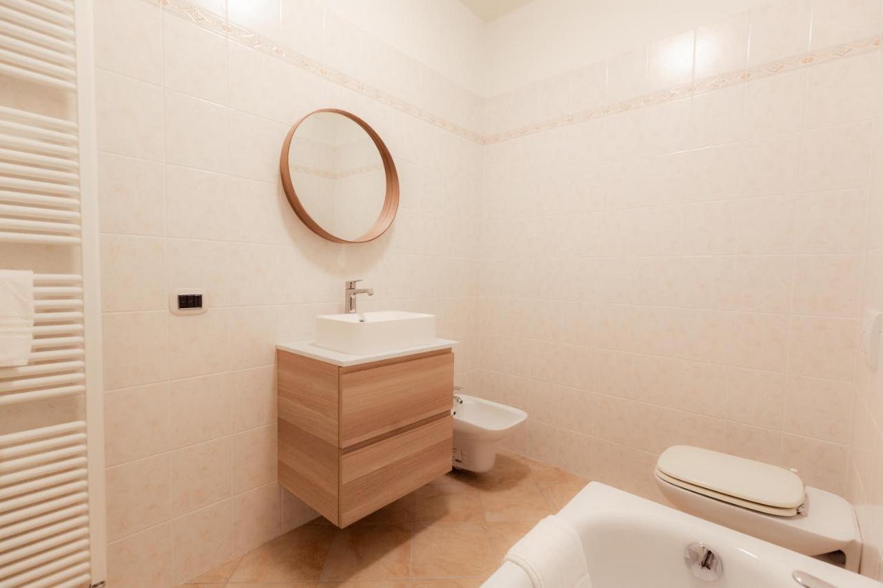 Porta Torre Como Apartment - By Relais Di Giada Экстерьер фото
