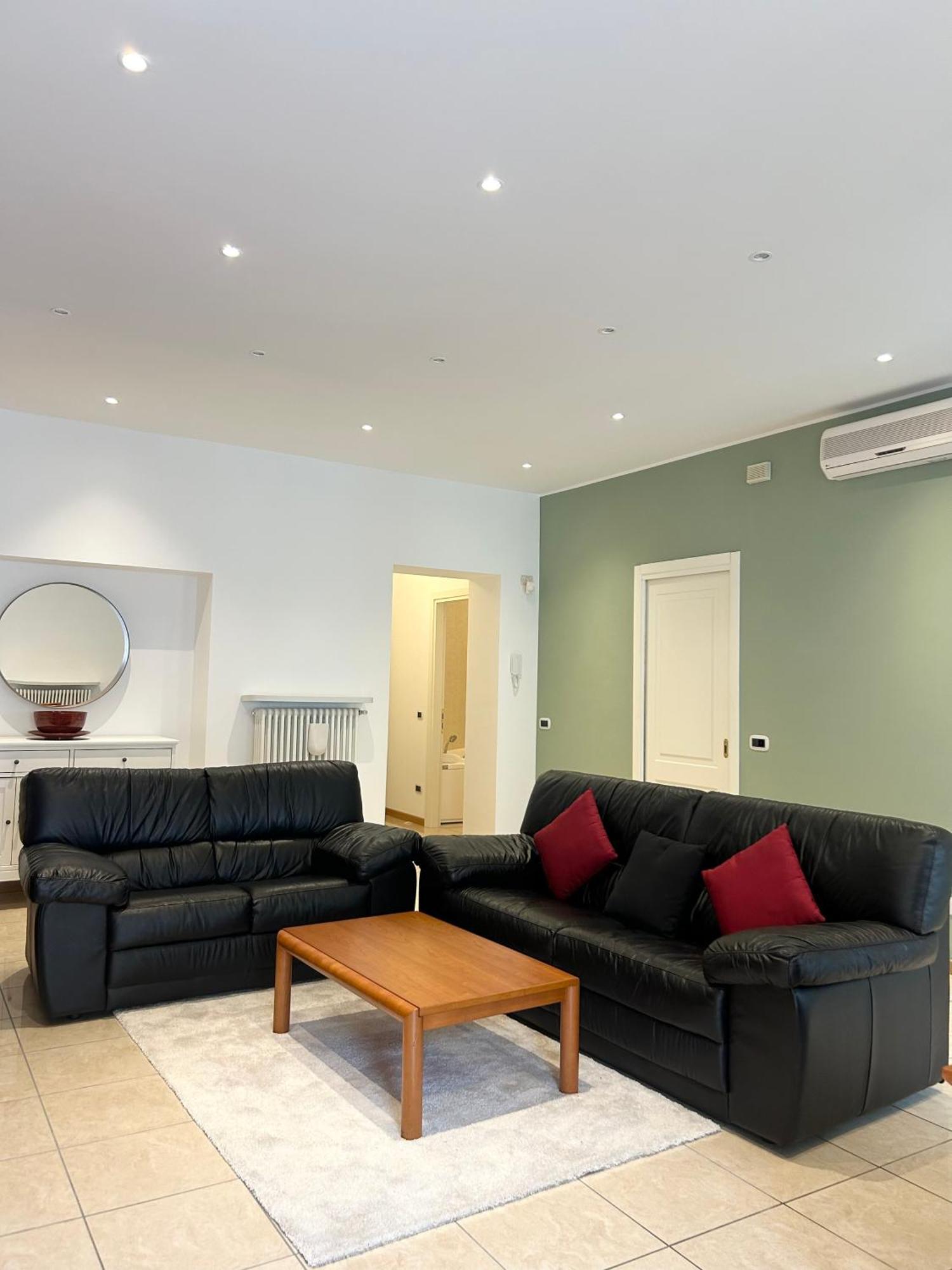 Porta Torre Como Apartment - By Relais Di Giada Экстерьер фото